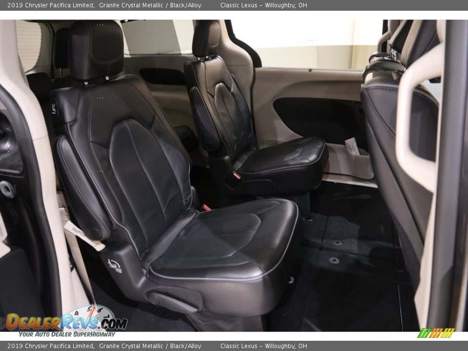 2019 Chrysler Pacifica Limited Granite Crystal Metallic / Black/Alloy Photo #18
