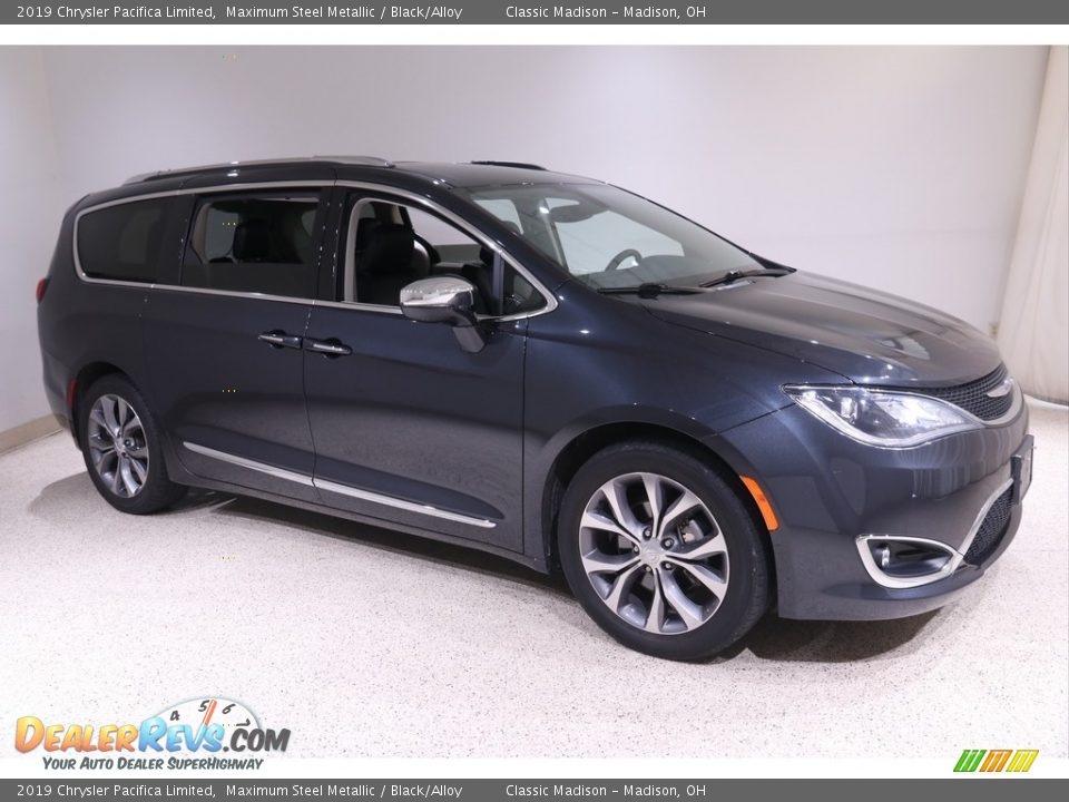 2019 Chrysler Pacifica Limited Maximum Steel Metallic / Black/Alloy Photo #1