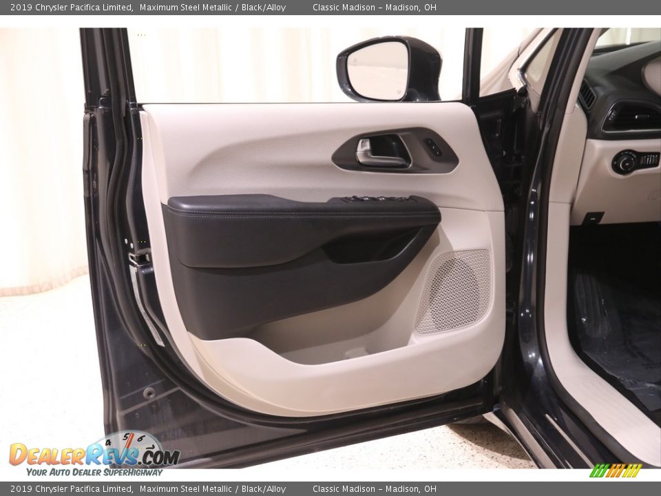 2019 Chrysler Pacifica Limited Maximum Steel Metallic / Black/Alloy Photo #4