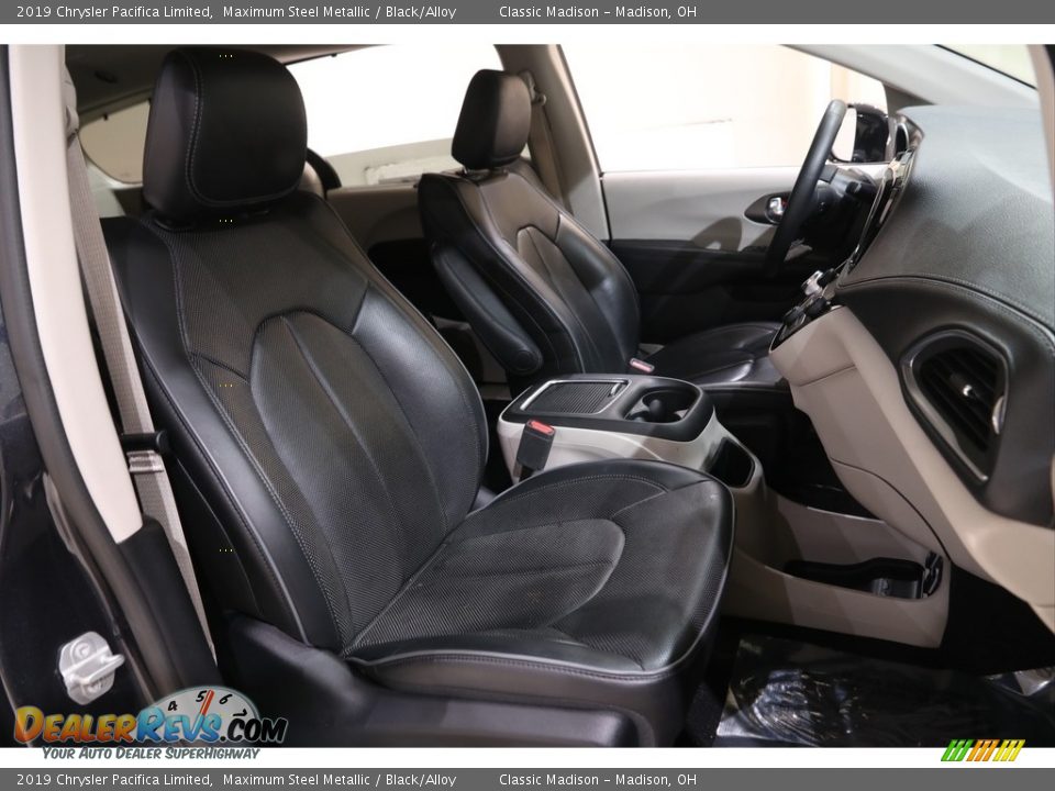 2019 Chrysler Pacifica Limited Maximum Steel Metallic / Black/Alloy Photo #17