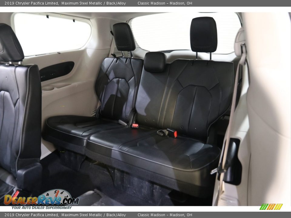 2019 Chrysler Pacifica Limited Maximum Steel Metallic / Black/Alloy Photo #20
