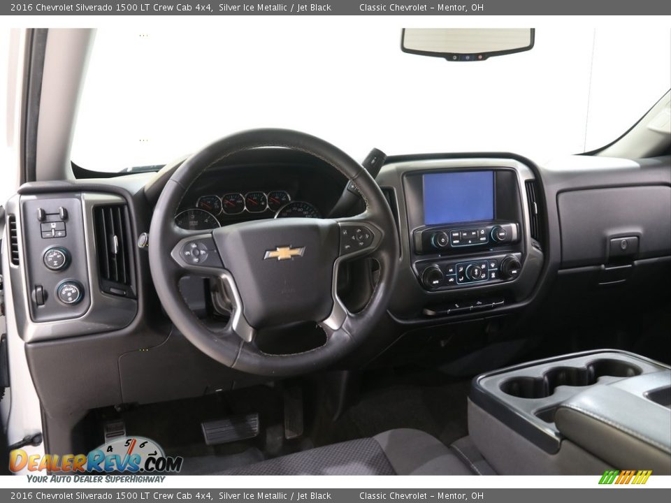 Dashboard of 2016 Chevrolet Silverado 1500 LT Crew Cab 4x4 Photo #7