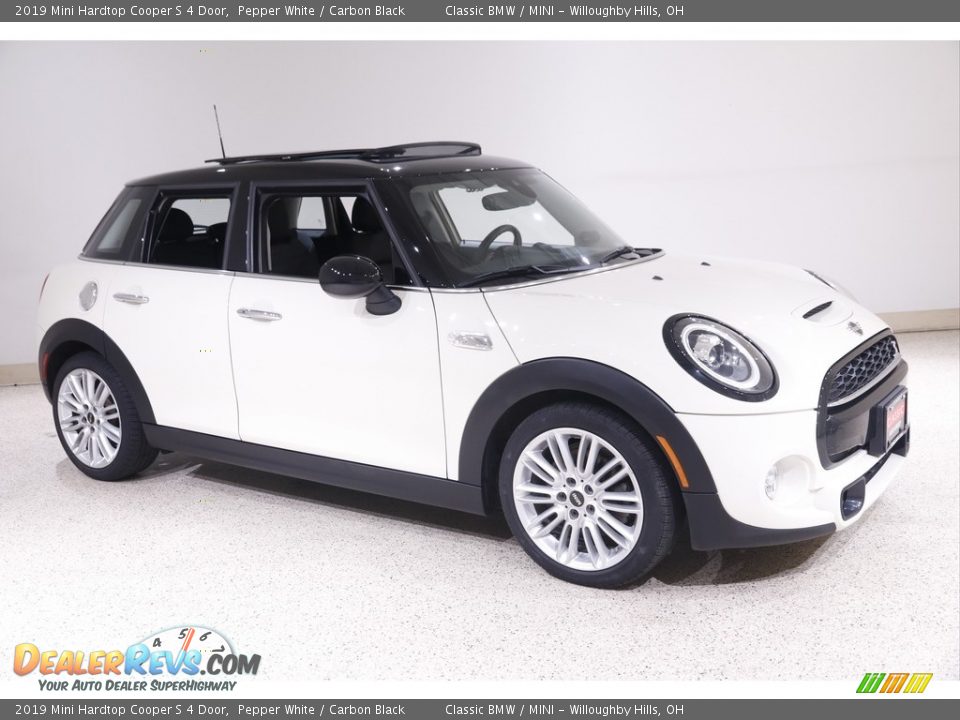 2019 Mini Hardtop Cooper S 4 Door Pepper White / Carbon Black Photo #1