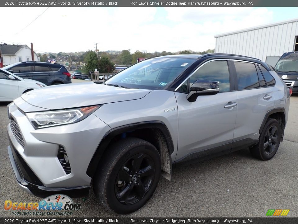 Front 3/4 View of 2020 Toyota RAV4 XSE AWD Hybrid Photo #1