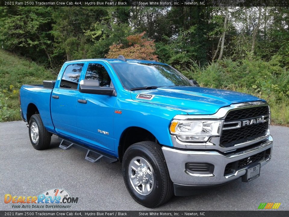 Front 3/4 View of 2021 Ram 2500 Tradesman Crew Cab 4x4 Photo #5