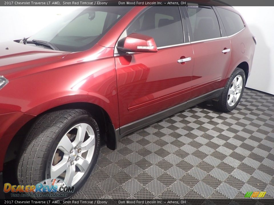 2017 Chevrolet Traverse LT AWD Siren Red Tintcoat / Ebony Photo #11