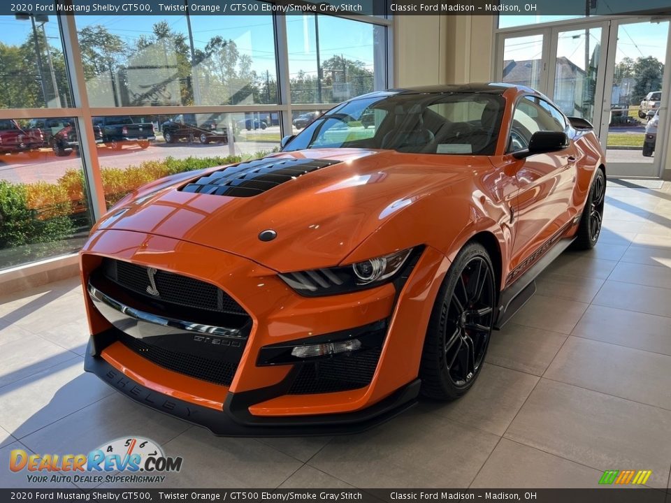 Front 3/4 View of 2020 Ford Mustang Shelby GT500 Photo #2