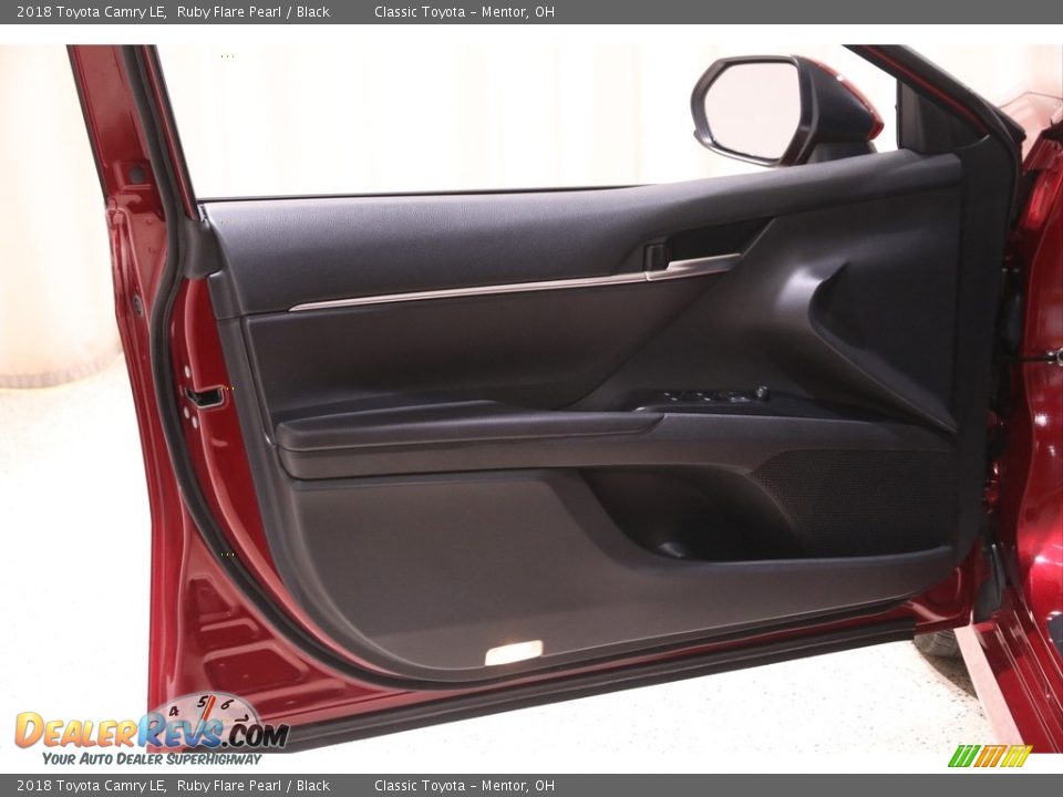 2018 Toyota Camry LE Ruby Flare Pearl / Black Photo #4