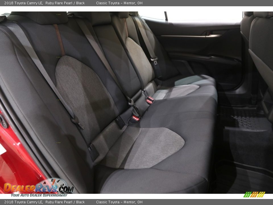 2018 Toyota Camry LE Ruby Flare Pearl / Black Photo #15