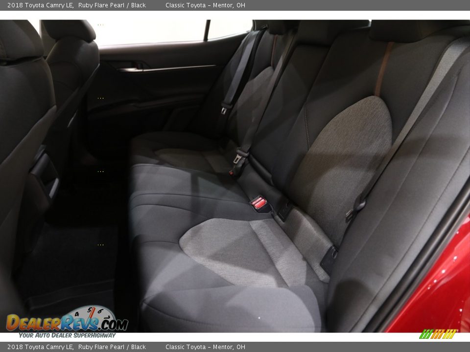 2018 Toyota Camry LE Ruby Flare Pearl / Black Photo #16