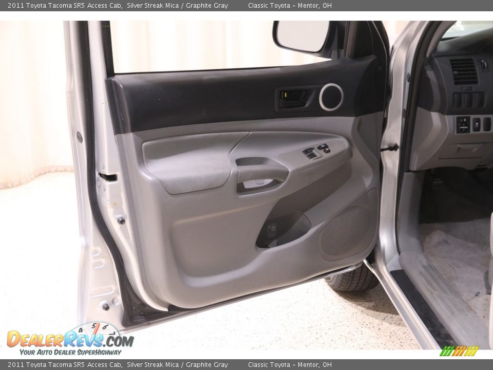 2011 Toyota Tacoma SR5 Access Cab Silver Streak Mica / Graphite Gray Photo #4