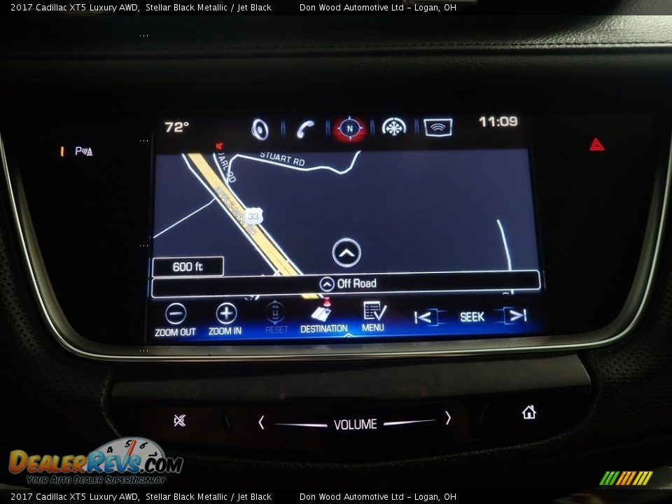 2017 Cadillac XT5 Luxury AWD Stellar Black Metallic / Jet Black Photo #2