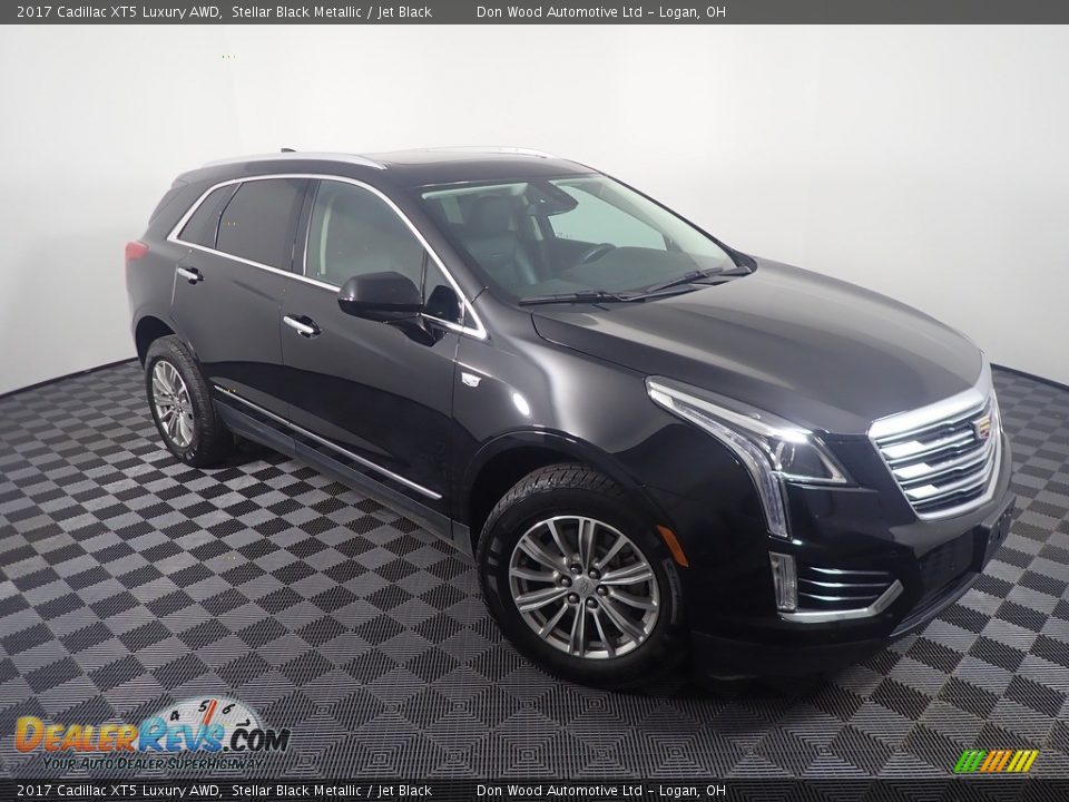 2017 Cadillac XT5 Luxury AWD Stellar Black Metallic / Jet Black Photo #4