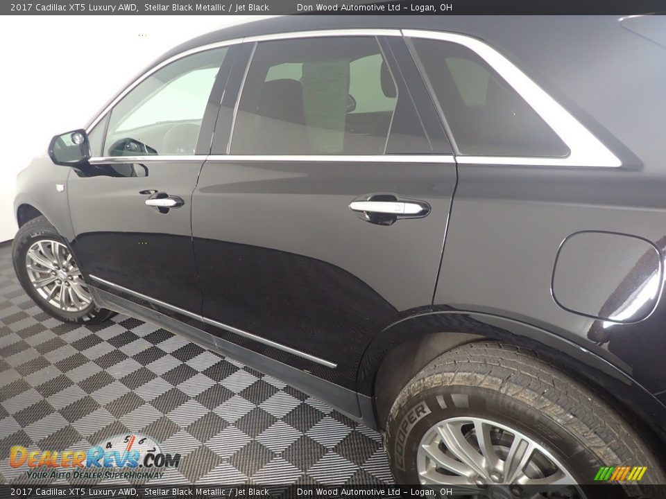 2017 Cadillac XT5 Luxury AWD Stellar Black Metallic / Jet Black Photo #17