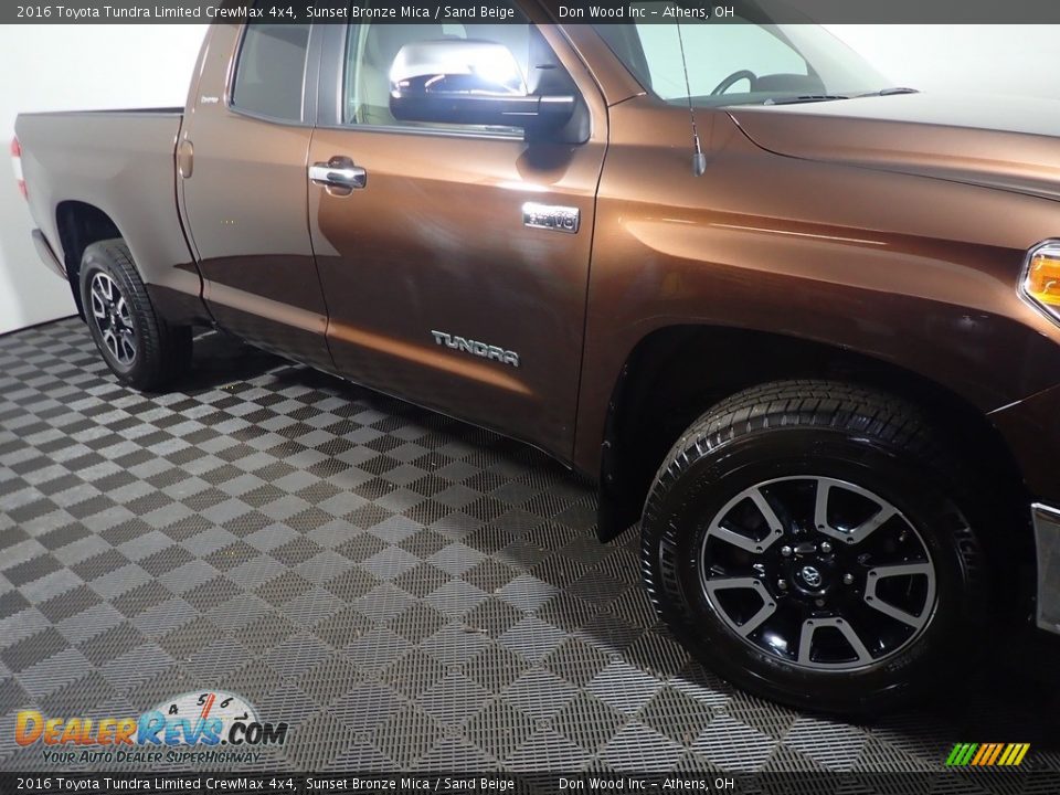 2016 Toyota Tundra Limited CrewMax 4x4 Sunset Bronze Mica / Sand Beige Photo #6