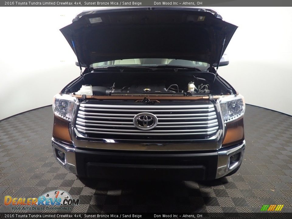 2016 Toyota Tundra Limited CrewMax 4x4 Sunset Bronze Mica / Sand Beige Photo #8