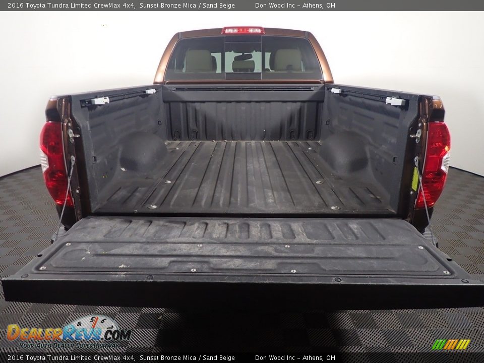 2016 Toyota Tundra Limited CrewMax 4x4 Sunset Bronze Mica / Sand Beige Photo #16