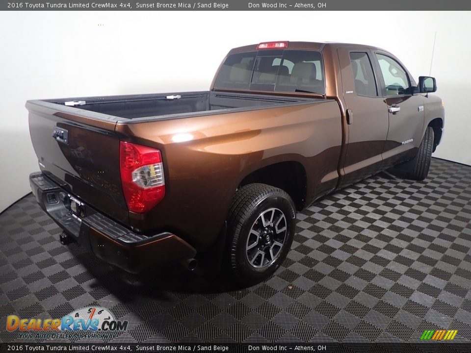 2016 Toyota Tundra Limited CrewMax 4x4 Sunset Bronze Mica / Sand Beige Photo #18