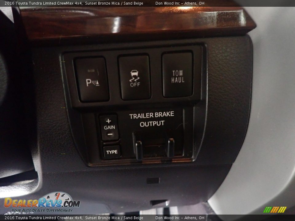 2016 Toyota Tundra Limited CrewMax 4x4 Sunset Bronze Mica / Sand Beige Photo #33