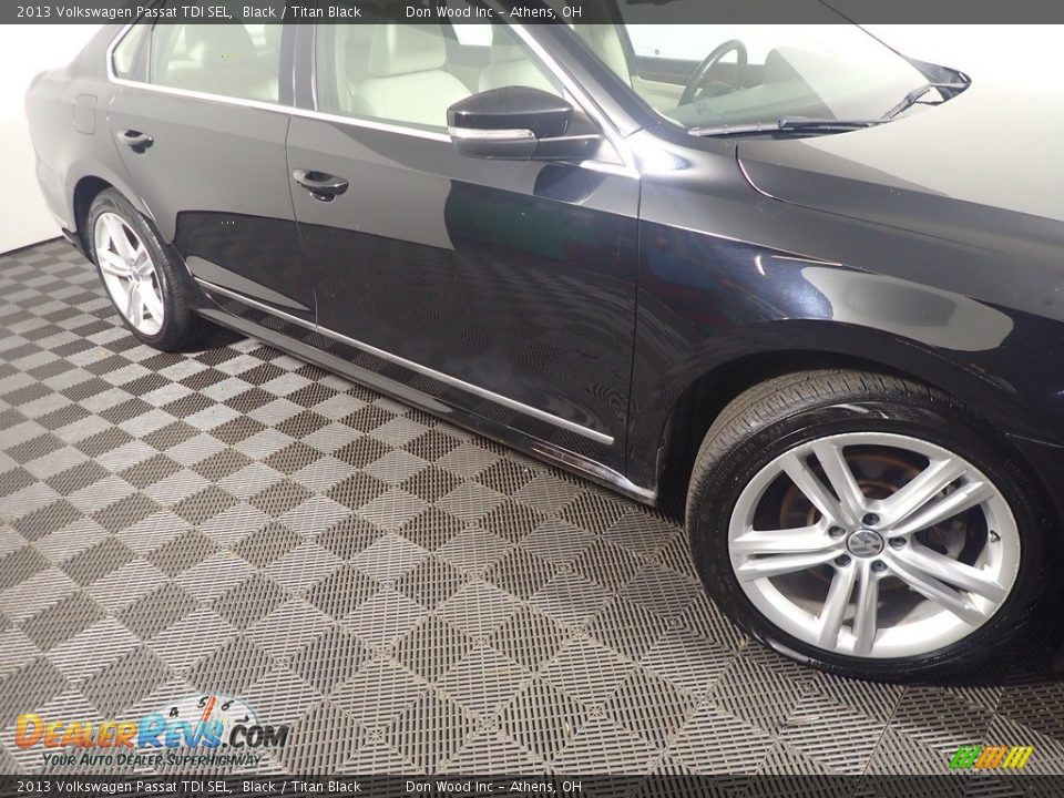 2013 Volkswagen Passat TDI SEL Black / Titan Black Photo #6