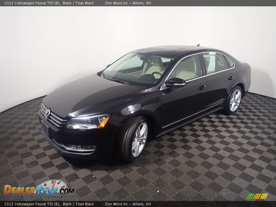 2013 Volkswagen Passat TDI SEL Black / Titan Black Photo #11