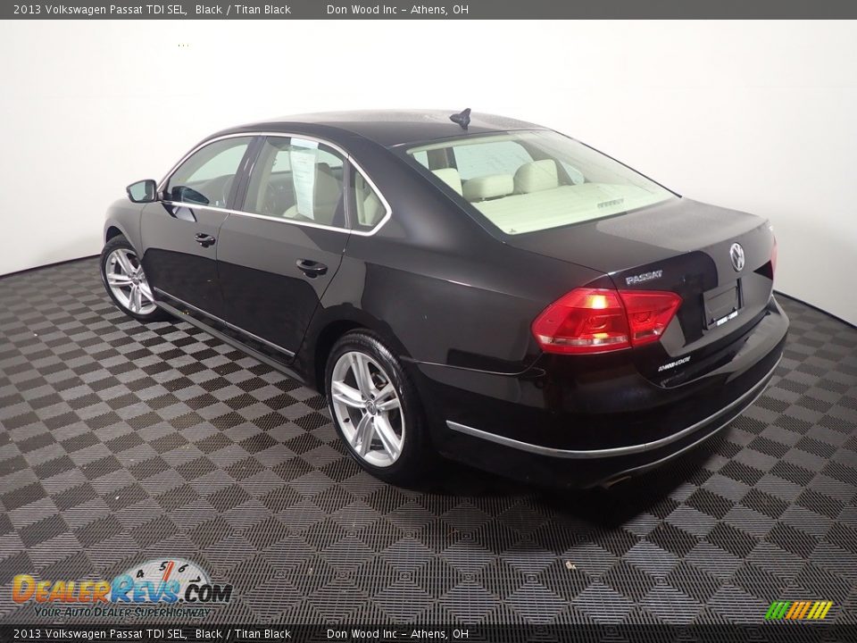 2013 Volkswagen Passat TDI SEL Black / Titan Black Photo #13