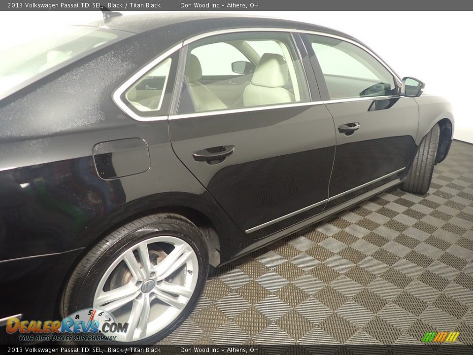 2013 Volkswagen Passat TDI SEL Black / Titan Black Photo #21