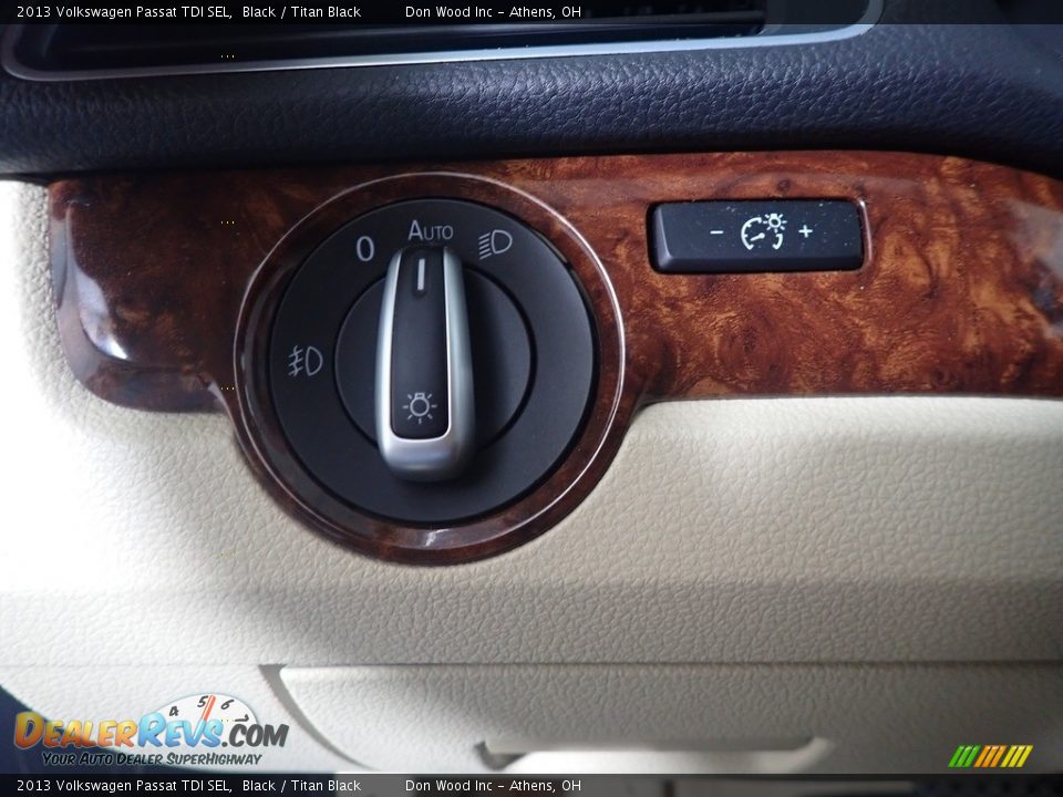 2013 Volkswagen Passat TDI SEL Black / Titan Black Photo #33