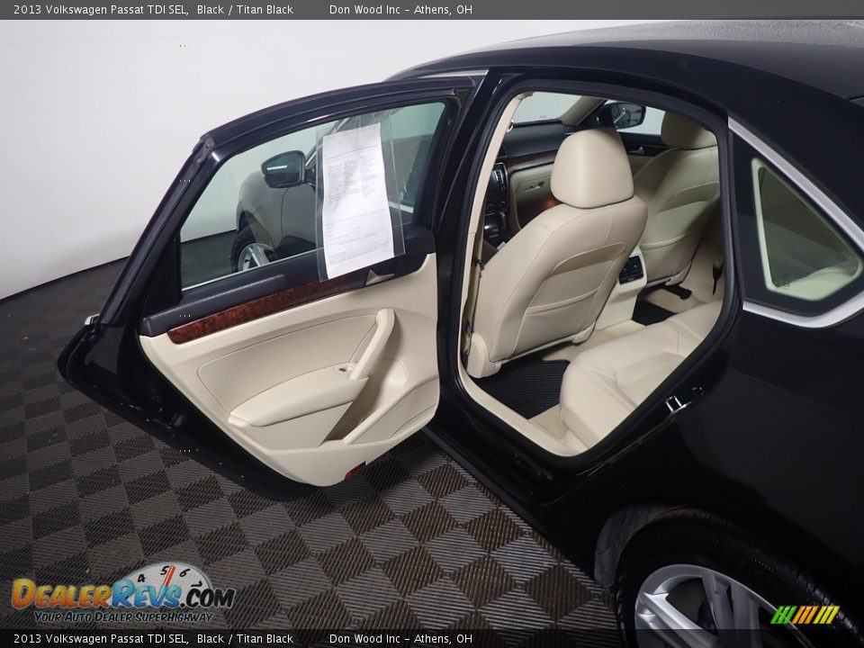 2013 Volkswagen Passat TDI SEL Black / Titan Black Photo #36