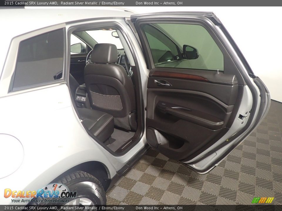 2015 Cadillac SRX Luxury AWD Radiant Silver Metallic / Ebony/Ebony Photo #36