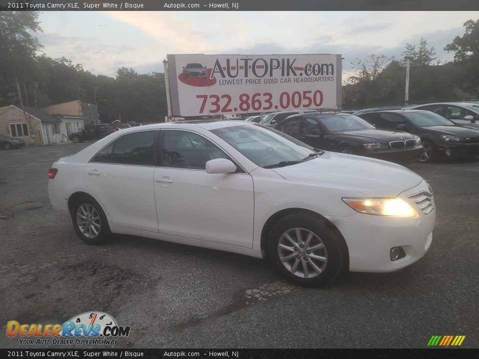 2011 Toyota Camry XLE Super White / Bisque Photo #2