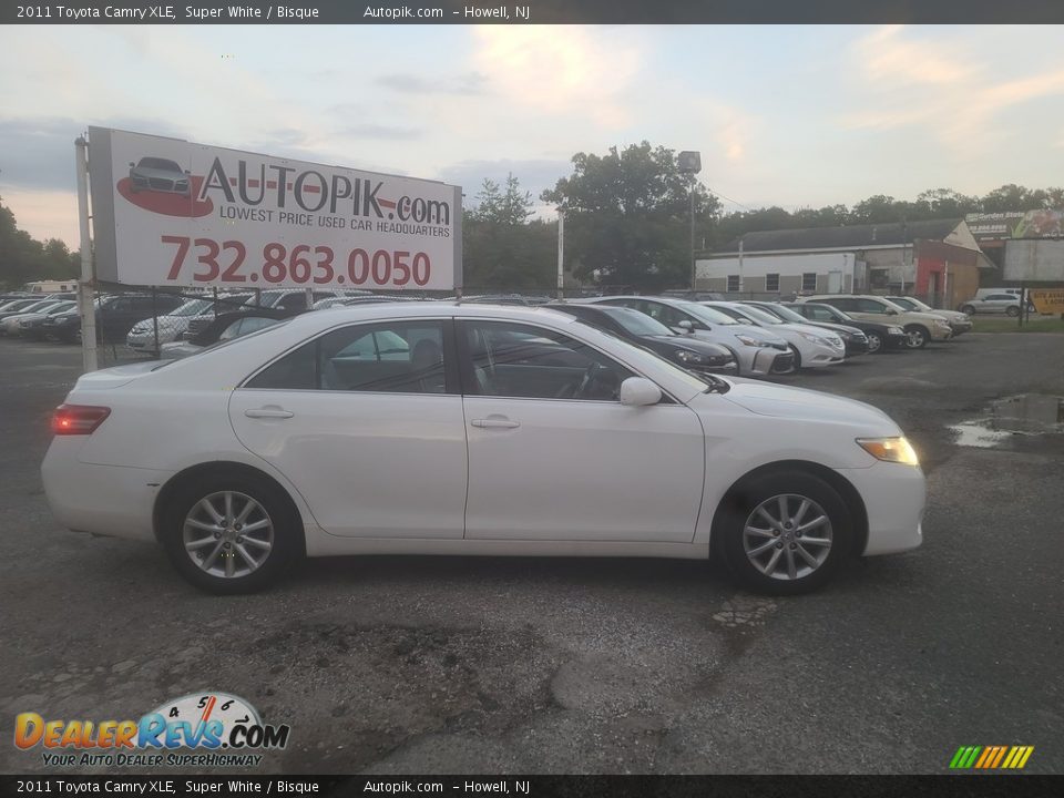 2011 Toyota Camry XLE Super White / Bisque Photo #3