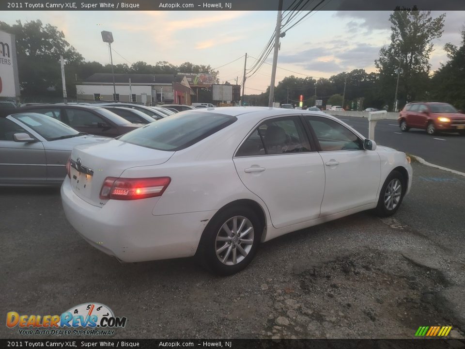 2011 Toyota Camry XLE Super White / Bisque Photo #4