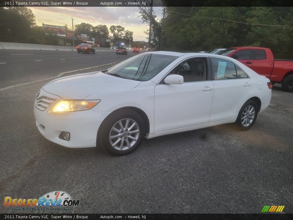 2011 Toyota Camry XLE Super White / Bisque Photo #7