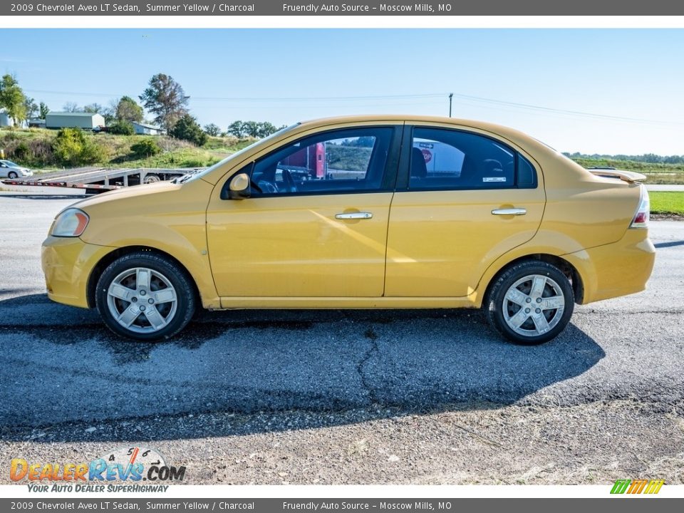 2009 Chevrolet Aveo LT Sedan Summer Yellow / Charcoal Photo #7