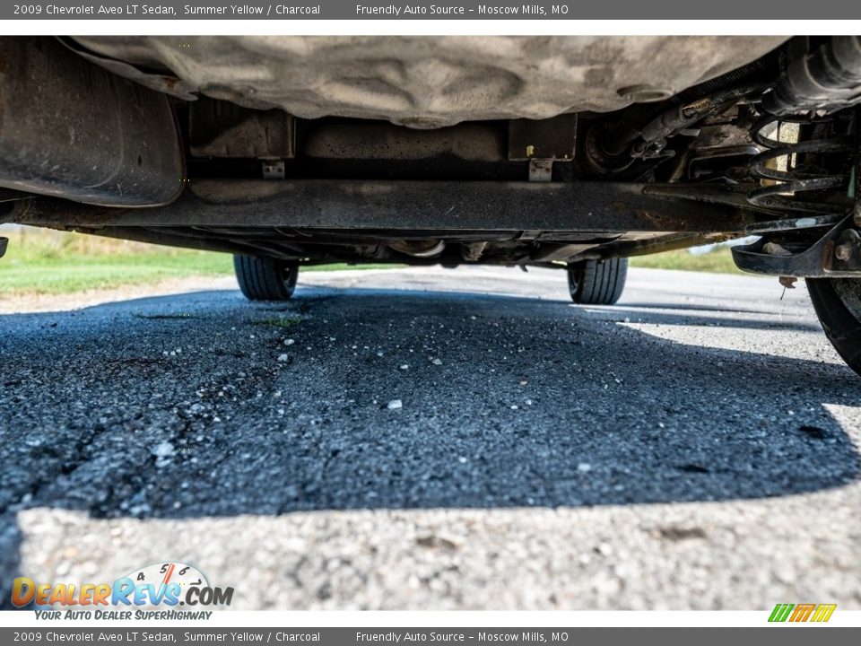 2009 Chevrolet Aveo LT Sedan Summer Yellow / Charcoal Photo #13