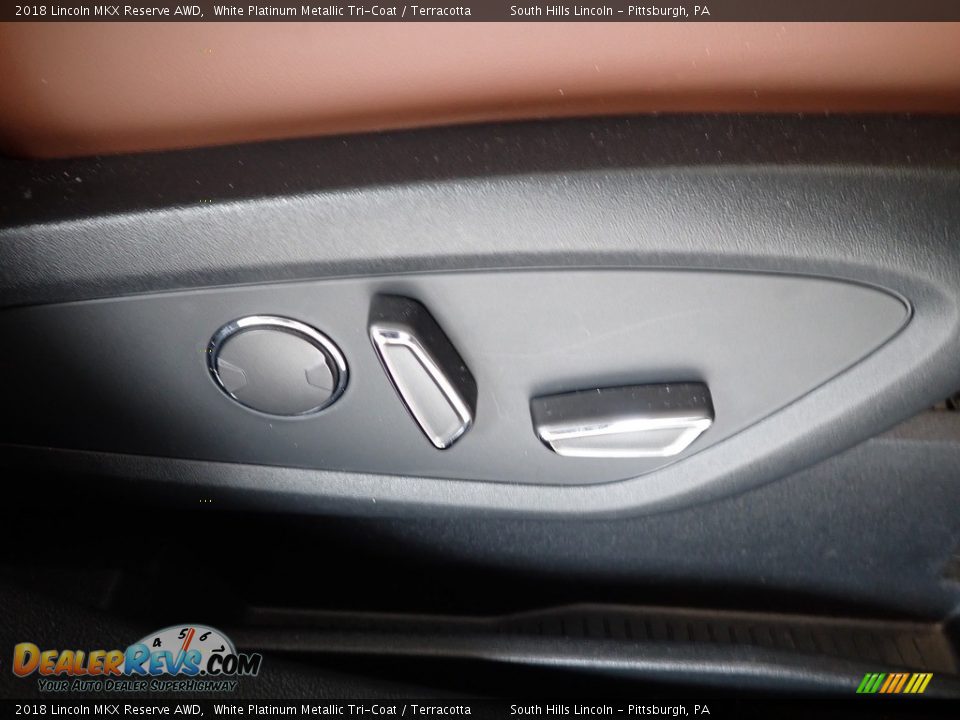 2018 Lincoln MKX Reserve AWD White Platinum Metallic Tri-Coat / Terracotta Photo #12