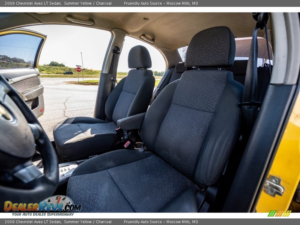 2009 Chevrolet Aveo LT Sedan Summer Yellow / Charcoal Photo #17