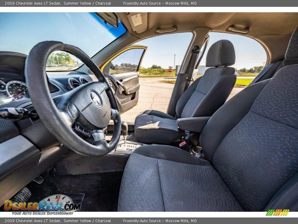 2009 Chevrolet Aveo LT Sedan Summer Yellow / Charcoal Photo #18