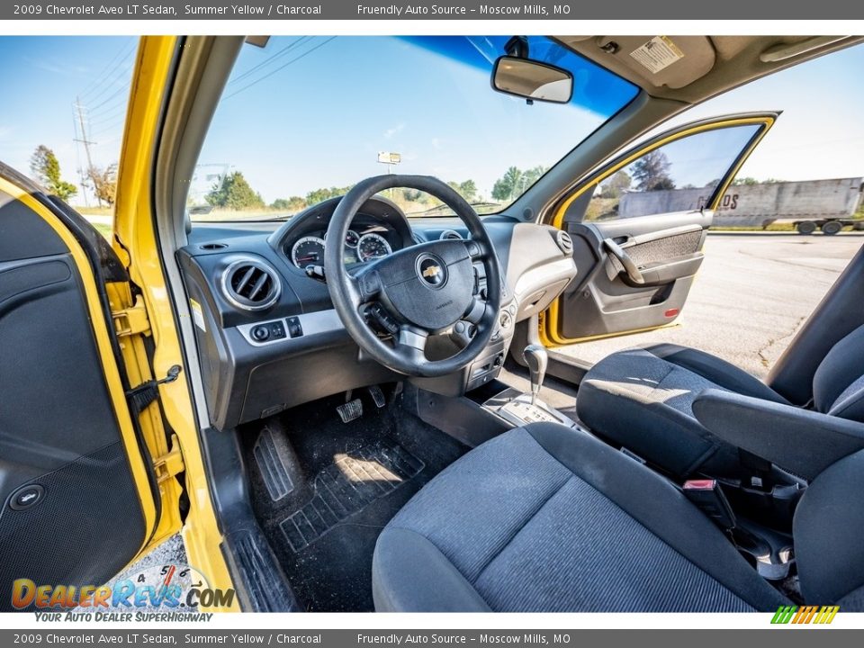 2009 Chevrolet Aveo LT Sedan Summer Yellow / Charcoal Photo #19