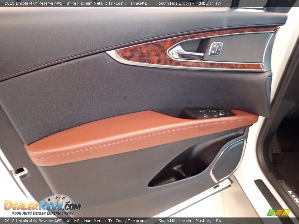 Door Panel of 2018 Lincoln MKX Reserve AWD Photo #18
