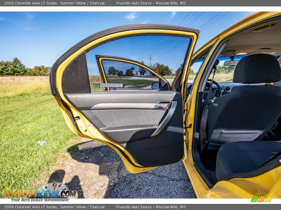 2009 Chevrolet Aveo LT Sedan Summer Yellow / Charcoal Photo #21