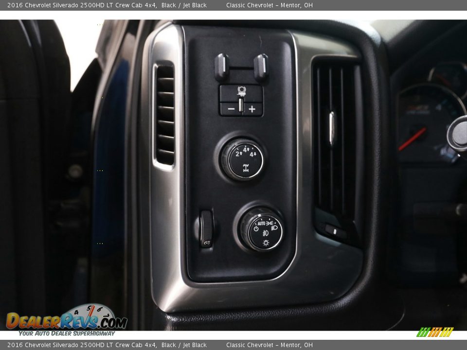 Controls of 2016 Chevrolet Silverado 2500HD LT Crew Cab 4x4 Photo #6