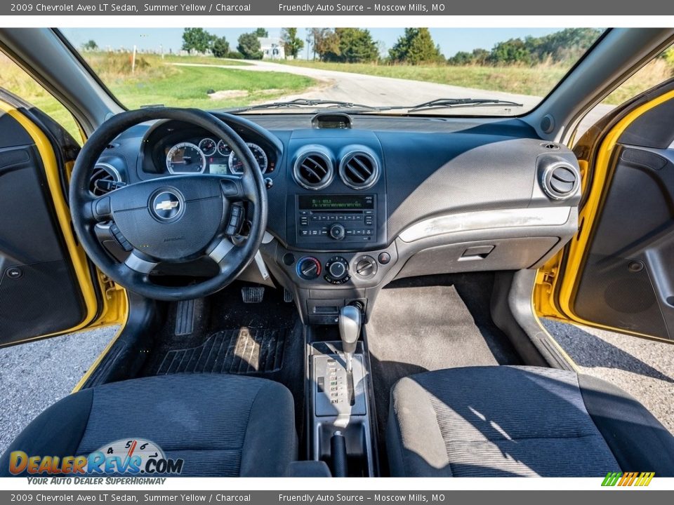 2009 Chevrolet Aveo LT Sedan Summer Yellow / Charcoal Photo #30