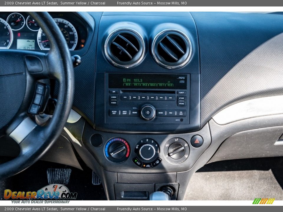 2009 Chevrolet Aveo LT Sedan Summer Yellow / Charcoal Photo #31