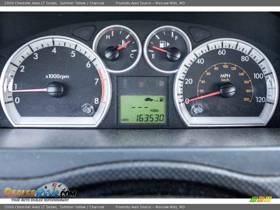 2009 Chevrolet Aveo LT Sedan Summer Yellow / Charcoal Photo #35