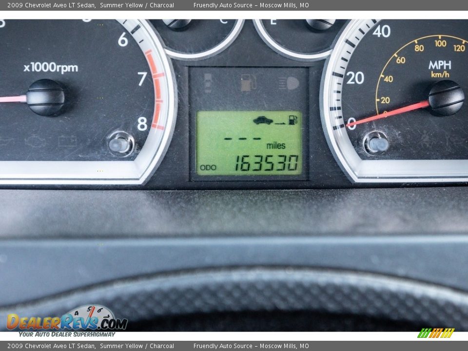 2009 Chevrolet Aveo LT Sedan Summer Yellow / Charcoal Photo #36