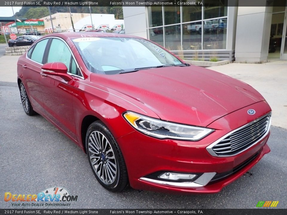 2017 Ford Fusion SE Ruby Red / Medium Light Stone Photo #9