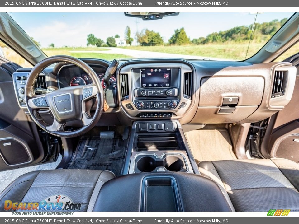 2015 GMC Sierra 2500HD Denali Crew Cab 4x4 Onyx Black / Cocoa/Dune Photo #31