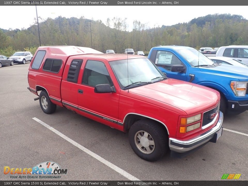 Front 3/4 View of 1997 GMC Sierra 1500 SL Extended Cab Photo #2